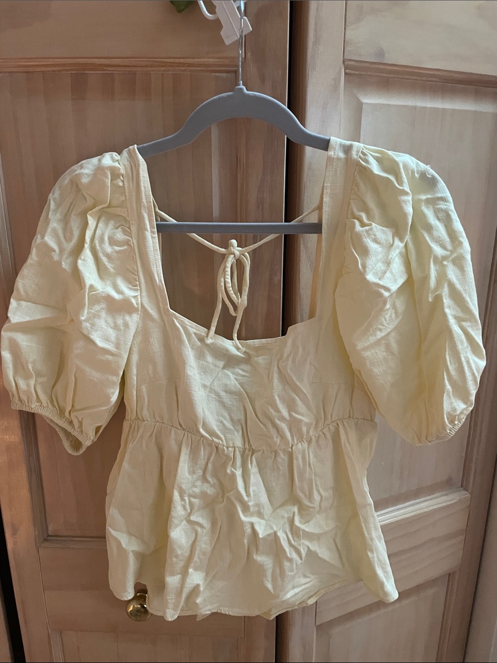 H&M Pale Yellow Puff Sleeve Peplum Blouse